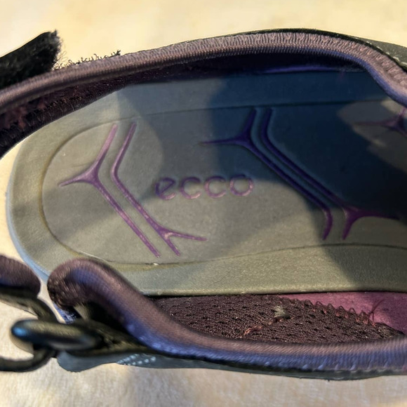ECCO Purple and Black Yak Leather Sport Hiking Sandle, Size 39 - Picture 5 of 7
